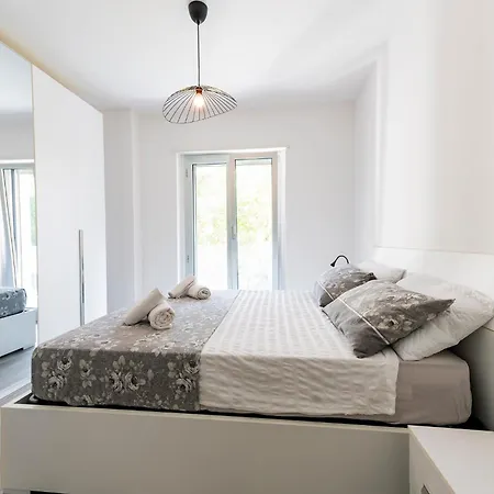 Guesthost - Seaside Exclusive Retreat With Balconies & Parking Appartamento Francavilla Al Mare