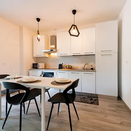 Guesthost - Seaside Exclusive Retreat With Balconies & Parking * Francavilla Al Mare