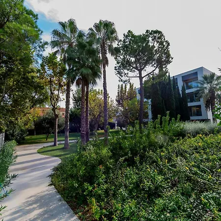 Guesthost - Seaside Exclusive Retreat With Balconies & Parking Apartment Francavilla Al Mare