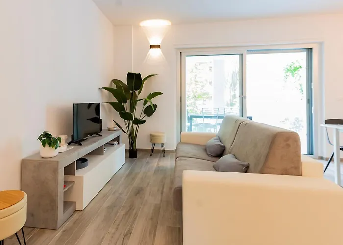 Апартаменты Guesthost - Seaside Exclusive Retreat With Balconies & Parking