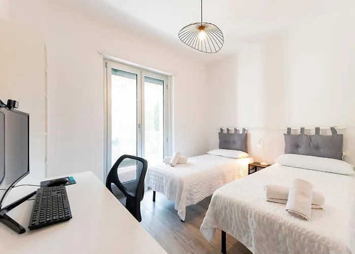 Апартаменты Guesthost - Seaside Exclusive Retreat With Balconies & Parking *