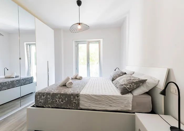 Guesthost - Seaside Exclusive Retreat With Balconies & Parking Апартаменты Франкавилла-аль-Маре