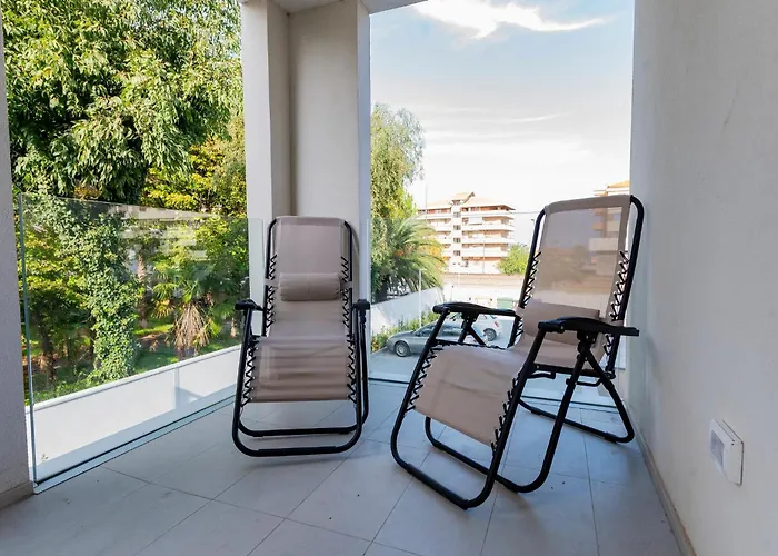 Guesthost - Seaside Exclusive Retreat With Balconies & Parking Франкавилла-аль-Маре