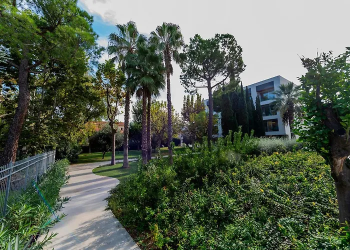 Guesthost - Seaside Exclusive Retreat With Balconies & Parking Апартаменты Франкавилла-аль-Маре